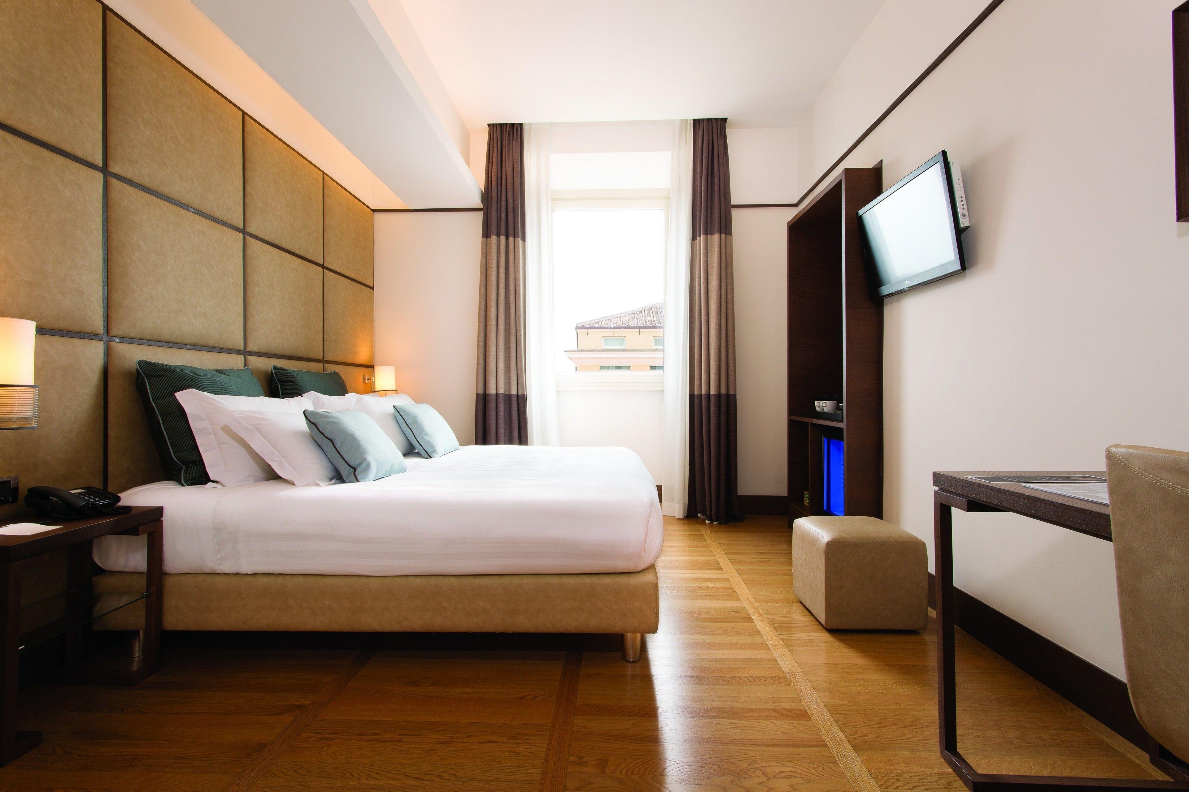 The Independent Hotel — Zdjęcia 3